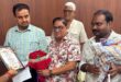 गाजीपुर: दानवीर भामाशाह की जयंती पर व्‍यापारियो ने किया जिलाधिकारी को सम्‍मानित