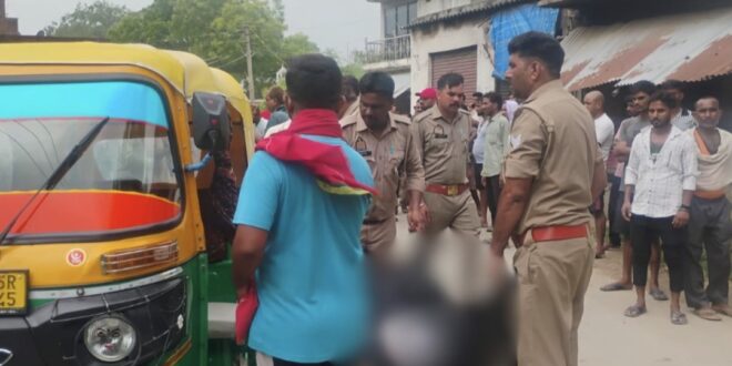 आजमगढ़: डंपर की चपेट में आने से महिला की दर्दनाक मौत, दो घायल