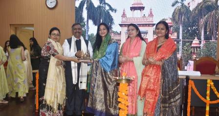 वाराणसी: भारत में हर आठ मिनट में सर्वाइकल कैंसर से एक महिला की होती है मौत