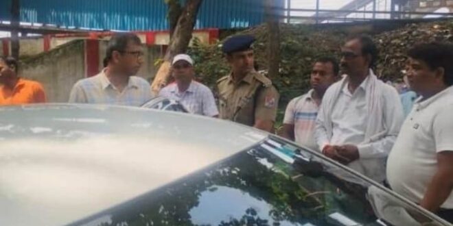 नंदगंज रेलवे स्टेशन पर ट्रेनों के ठहराव और आरक्षण केंद्र की मांग, DRM को सौंपा पत्रक