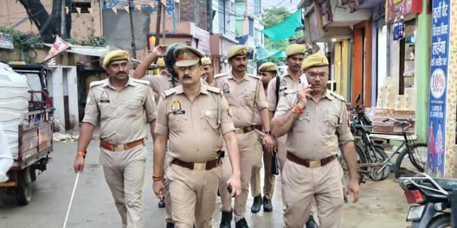 सैदपुर कोतवाल ने बाजार और कस्‍बे में किया भ्रमण, शांति व्‍यवस्‍था कायम रखना प्राथमिकता