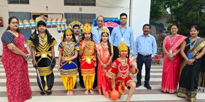 गाजीपुर: शाह फैज पब्लिक स्कूल में हर्षोल्लास के साथ मनाया गया दशहरा पर्व