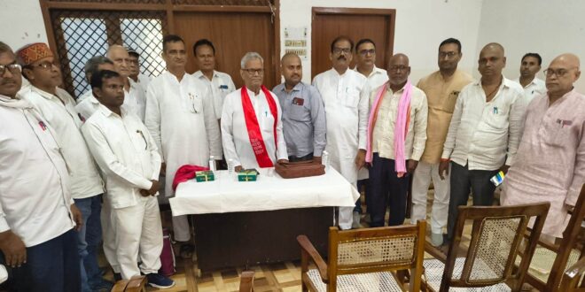एमएलसी चुनाव: शिक्षक सदन में आवाज बचाने की लड़ाई, चेतनारायण सिंह को वित्तविहीन शिक्षक महासभा ने दिया समर्थन