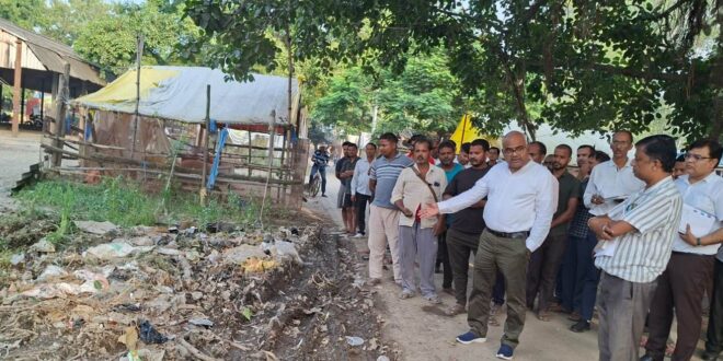 मंडी परिषद के निदेशक ने किया जंगीपुर मंडी का निरीक्षण, खराब सफाई व्‍यवस्‍था से नाराज सचिव को निलंबित करने का दिया आदेश