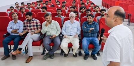 विश्व छात्र दिवस पर अशोका वाराणसी में वर्षा जल संचयन कार्यशाला का हुआ आयोजन