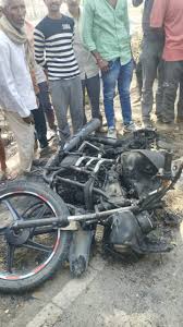 बलिया: आग ने तीन किलोमीटर तक मचाया तांडव, झुलसने से बाइक सवार की मौत