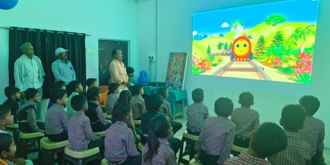 गाजीपुर: आर एस कान्वेंट स्कूल बाराचवर में स्मार्ट क्लास का हुआ शुभारंभ