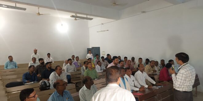 गाजीपुर: मतदान कर्मियों के प्रशिक्षण में 30 कर्मी अनुपस्थित, एफआईआर के आदेश