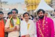 अभिनेता राजकुमार राव ने पत्नी संग श्रीकाशी विश्वानाथ मंदिर में टेका मत्था