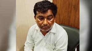 आजमगढ़: एक लाख रुपया घूस लेते हुए लेखपाल रंगेहाथ गिरफ्तार