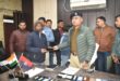 गाजीपुर: 8 लाख के गुमशुदा मोबाइलो को पुलिस ने वारिसो को सौंपा