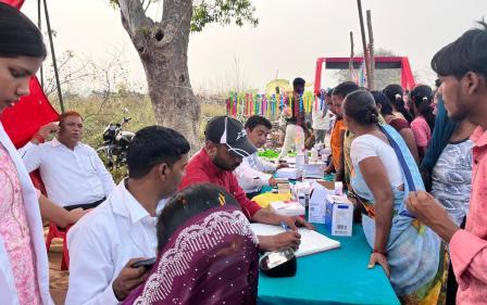 डॉ. विजय आयुर्वेदिक मेडिकल कॉलेज, अस्पताल एवं अनुसंधान केन्द्र कैथी वाराणसी में राष्ट्रीय महिला दिवस पर लगा निःशुल्क चिकित्सा शिविर