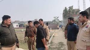 आजमगढ़: पाक्‍सो मुकदमे के अंतिम चरण में दुष्‍कर्मी ने की पीडि़ता की हत्‍या, शव को दरवाजे पर फेंका