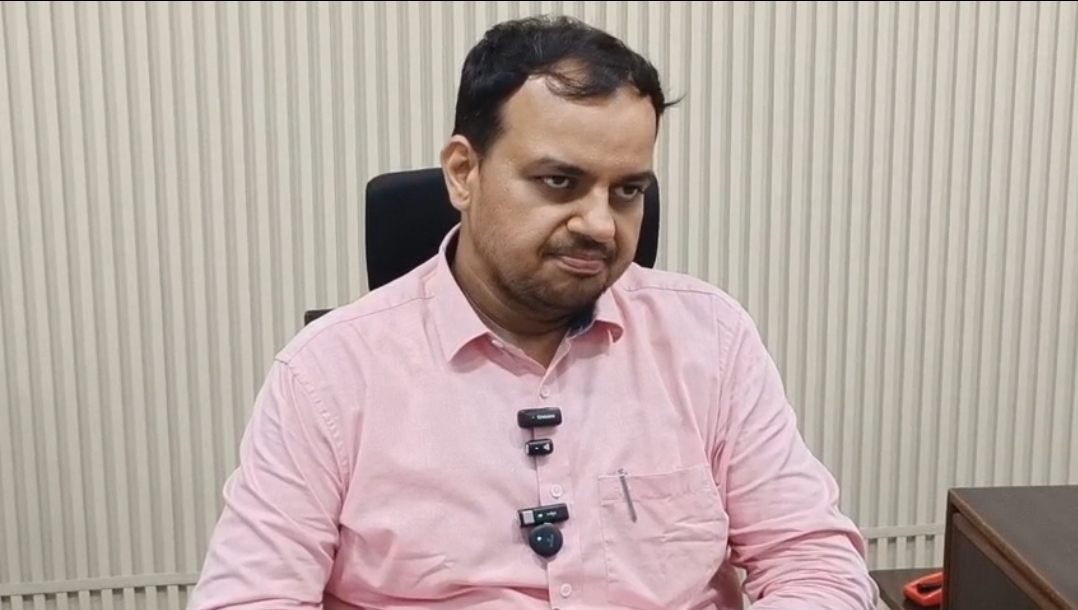 गाजीपुर में अब रोवर टेक्नोलॉजी के माध्यम से होगी जमीनों की पैमाइश- डीएम