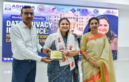 अशोका इंस्टीट्यूट वाराणसी में डेटा प्राइवेसी, जोखिम एवं करियर अवसरों पर कार्यशाला का हुआ आयोजन