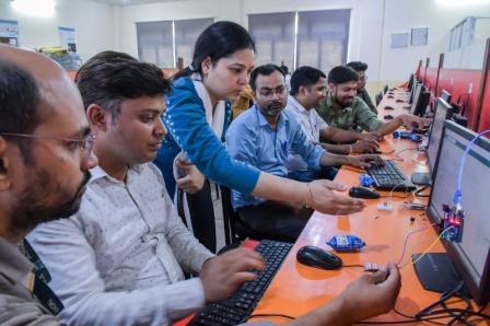 अशोका इंस्टीट्यूट वाराणसी में शिक्षकों के लिए ‘इंटरनेट ऑफ थिंग्स’ विषयक कार्यशाला का हुआ आयोजन