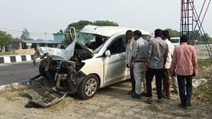 आजमगढ़: अनियंत्रित कार आगे चल रहे ट्रेलर से टकराई, चार की मौत