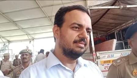 गाजीपुर: आवास व अन्‍य सरकारी योजनाओं के लाभार्थियों को मुख्‍यमंत्री देंगे प्रमाण पत्र- डीएम