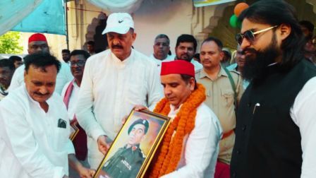 महावीर चक्र विजेता ब्रिगेडियर उस्‍मान के शहादत दिवस पर दी गयी श्रद्धांजलि, बोले सांसद धर्मेंद्र यादव- देश की आजादी में शहीद उस्‍मान की रही अहम भूमिका