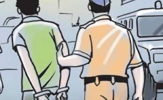 आजमगढ़: फर्जी खतौनी के आधार पर जमीन बेचने का ठगी करने वाले गिरोह का हुआ पर्दाफाश, चार गिरफ्तार