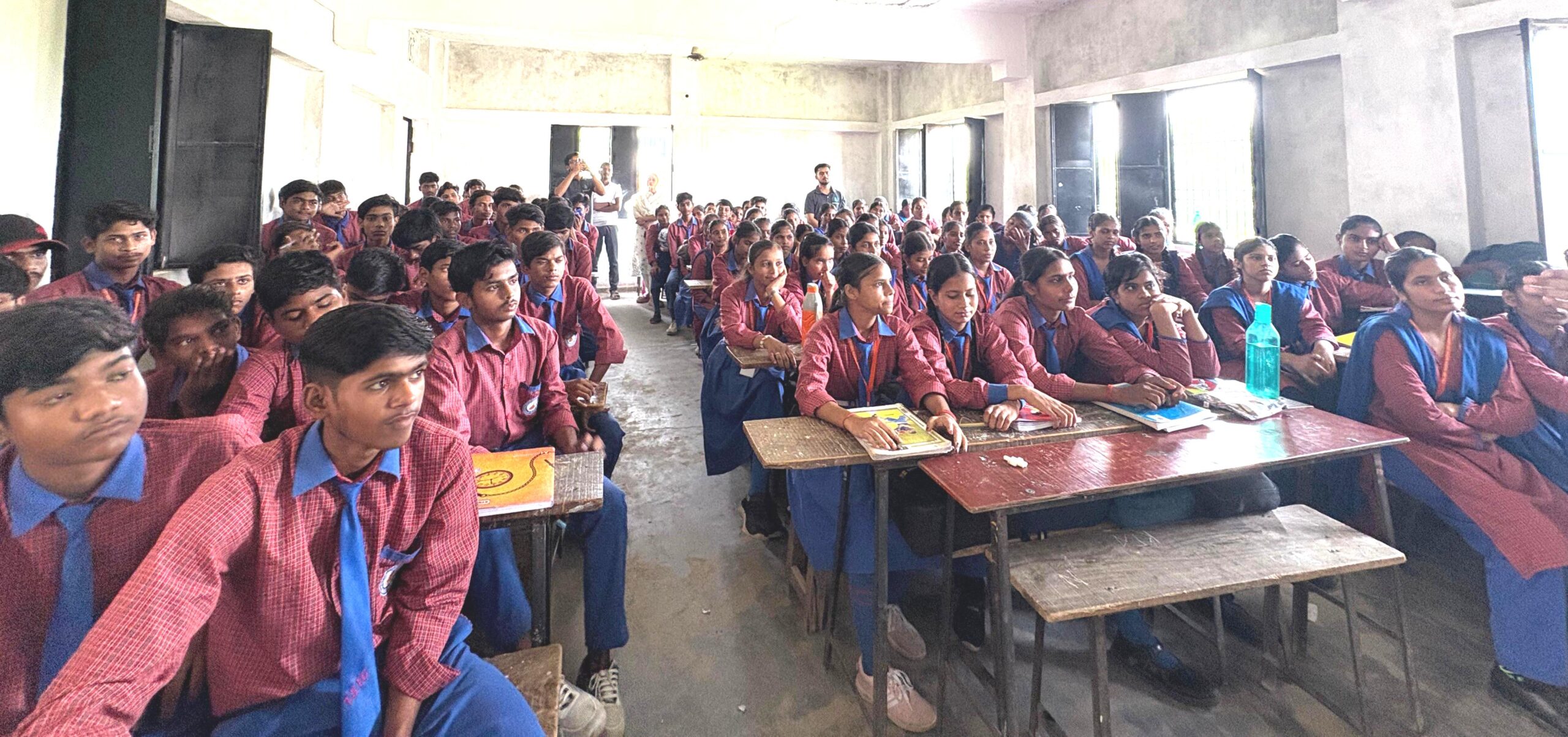 लखनऊ विश्वविद्यालय के विधि संकाय के छात्रों ने हाईस्कूल के विद्यार्थियों को पाक्सो अधिनियम का पढ़ाया पाठ