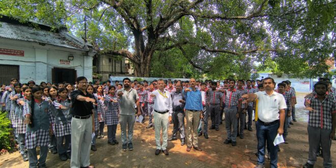 शासकीय अफीम एवं क्षारोद कारखाना, गाजीपुर में नशा मुक्ति के लिए दिलाई गयी शपथ