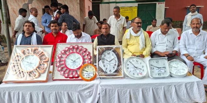 गाजीपुर: नागपंचमी के अवसर पर आयोजित खेलकूद प्रतियोगिता के लंबी कूद में आलोक ने प्राप्‍त किया प्रथम स्‍थान