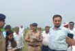 गाजीपुर: डीएम-एसपी ने किया बाढ़ प्रभावित क्षेत्रों का निरीक्षण, बोले डीएम- राहत सामग्री व नाव की तत्‍काल करें व्‍यवस्‍था