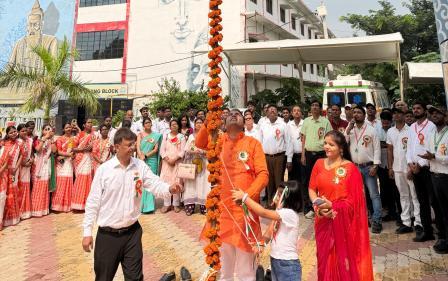 धूमधाम से मना कृष्ण सुदामा संस्थान कैथी वाराणसी में स्वतंत्रता दिवस