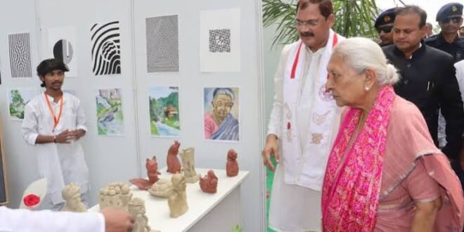 महाराजा सुहेलदेव विश्वविद्यालय, आजमगढ़ का दीक्षांत समारोह संपन्‍न, बोलीं राज्‍यपाल- पढ़ाई के साथ कौशल सीखकर प्राप्‍त करें रोजगार