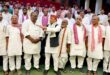 कटरिया कांड के आरोपी सपा कार्यकर्ताओं से मिले सपा सुप्रीमो अखिलेश यादव