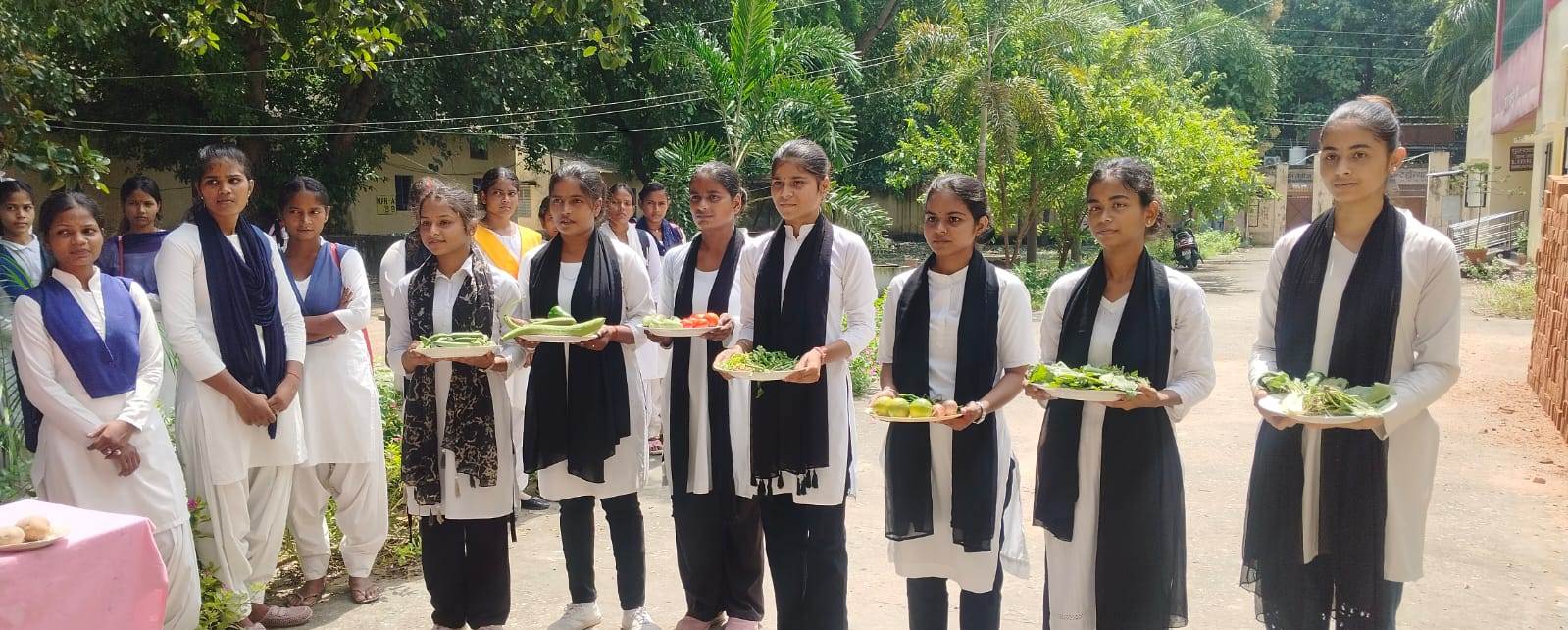 राजकीय महिला स्‍नातकोत्‍तर महाविद्यालय, गाजीपुर में गृह विज्ञान विभाग द्वारा नुक्कड़ नाटक का हुआ आयोजन