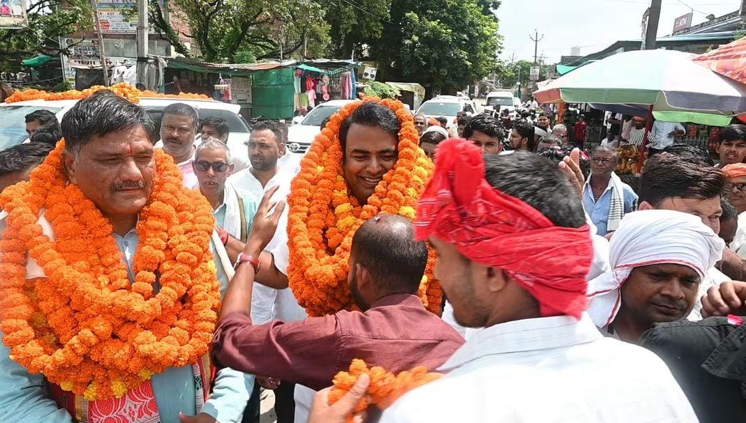 भाजपा के नवागत क्षेत्रीय मंत्री डॉ. विजय यादव का ग्रामीण अंचलो में हुआ भव्‍य स्‍वागत