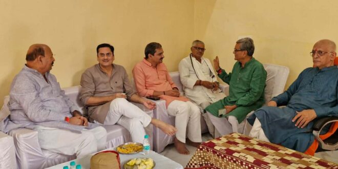 गाजीपुर: अपर महाधिवक्‍ता अजीत कुमार सिंह के गया भोज के कार्यक्रम में दिग्‍गजों ने किया प्रसाद ग्रहण