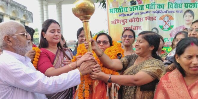 सपा के प्रदेश अध्‍यक्ष श्‍यामलाल पाल के जन्‍मदिन पर विभा पाल ने दिया अनोखा उपहार, साइकिल की सवारी छोड़ कमल के फुल का पकड़ा दामन