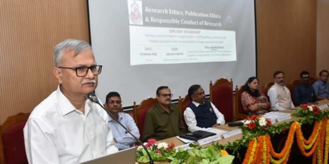  “सीमा का उल्लंघन करने वाला एक शोधपत्र भी पूरे संस्थान की प्रतिष्ठा पर लगा सकता है प्रश्न चिह्न- प्रो. अजित चतुर्वेदी
