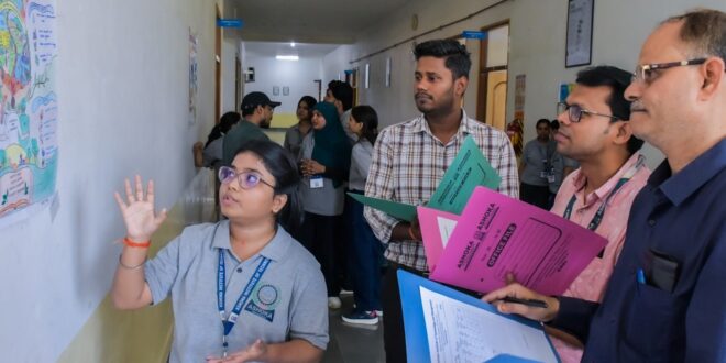 अशोका वाराणसी में नेशनल फार्मेसी वीक पर विभिन्न प्रतियोगिताओं का आयोजन