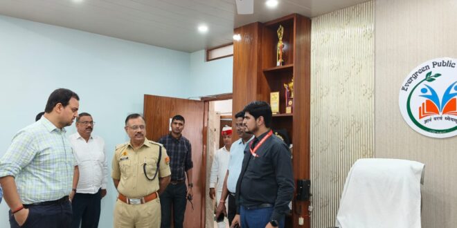 गाजीपुर: डीएम-एसपी ने PET-2026 परीक्षा केंद्रों का किया निरीक्षण, व्यवस्थाओं को समय से पूर्ण करने के दिए निर्देश