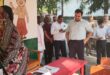 गाजीपुर: जिलाधिकारी ने उच्च प्राथमिक विद्यालय विशेषरगंज का किया निरीक्षण, बच्चों को पढ़ाकर परखा शैक्षिक स्तर