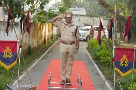 गाजीपुर: नवागत पुलिस अधीक्षक विनय कुमार सिंह ने कार्यभार ग्रहण कर ली परेड की सलामी