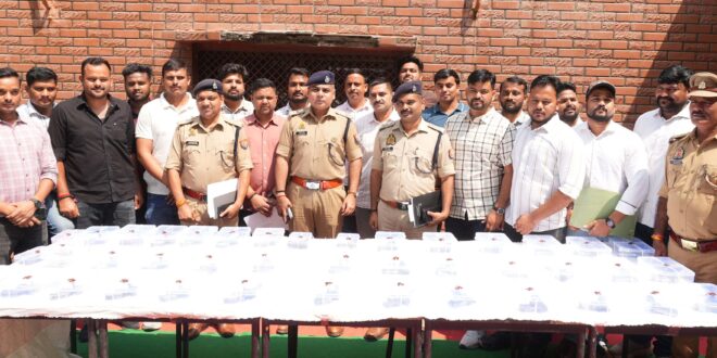 गाजीपुर: भारी मात्रा में असलहा व कारतूस के साथ तीन तस्‍कर गिरफ्तार