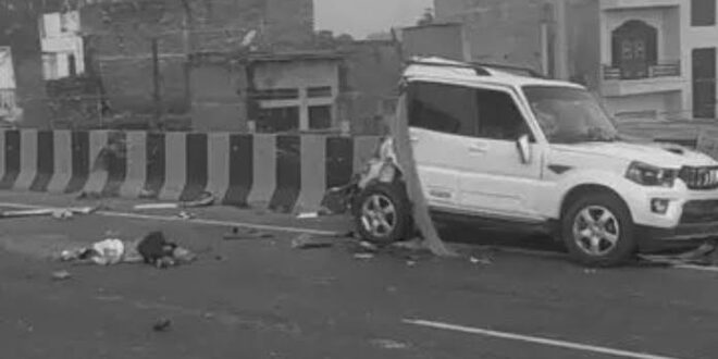 वाराणसी: ओवरब्रिज पर बेकाबू ट्रक ने एसयूवीं कार में मारी टक्कर, चार दर्शनार्थियों की मौत, चार गंभीर